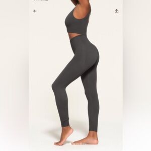 skims CONTOUR NYLON LEGGING